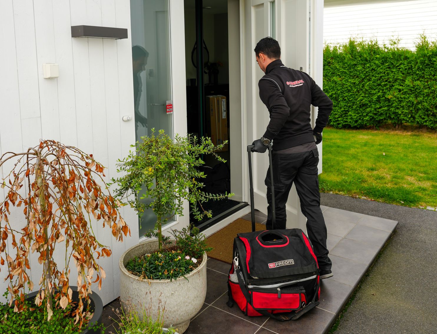 Autorisert General varmepume servicetekniker.